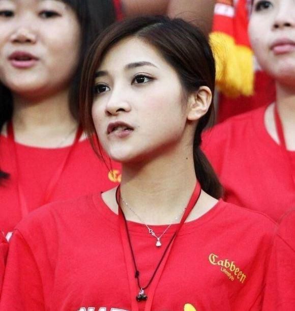 调教母狗穿阴环视频